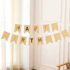 Happy Birthday Banner i Kraftpapir med Gull Detaljer - Dara Foto
